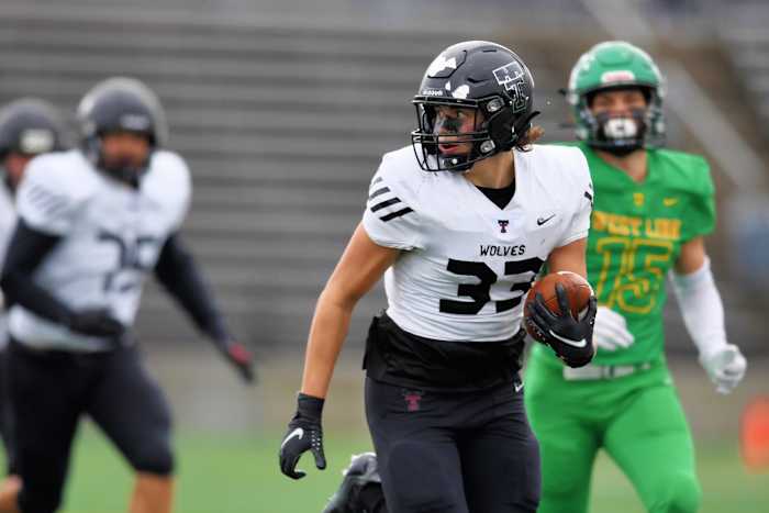 Tualatin.West-Linn.6A-football-semifinal.Leon-Neuschwander.49